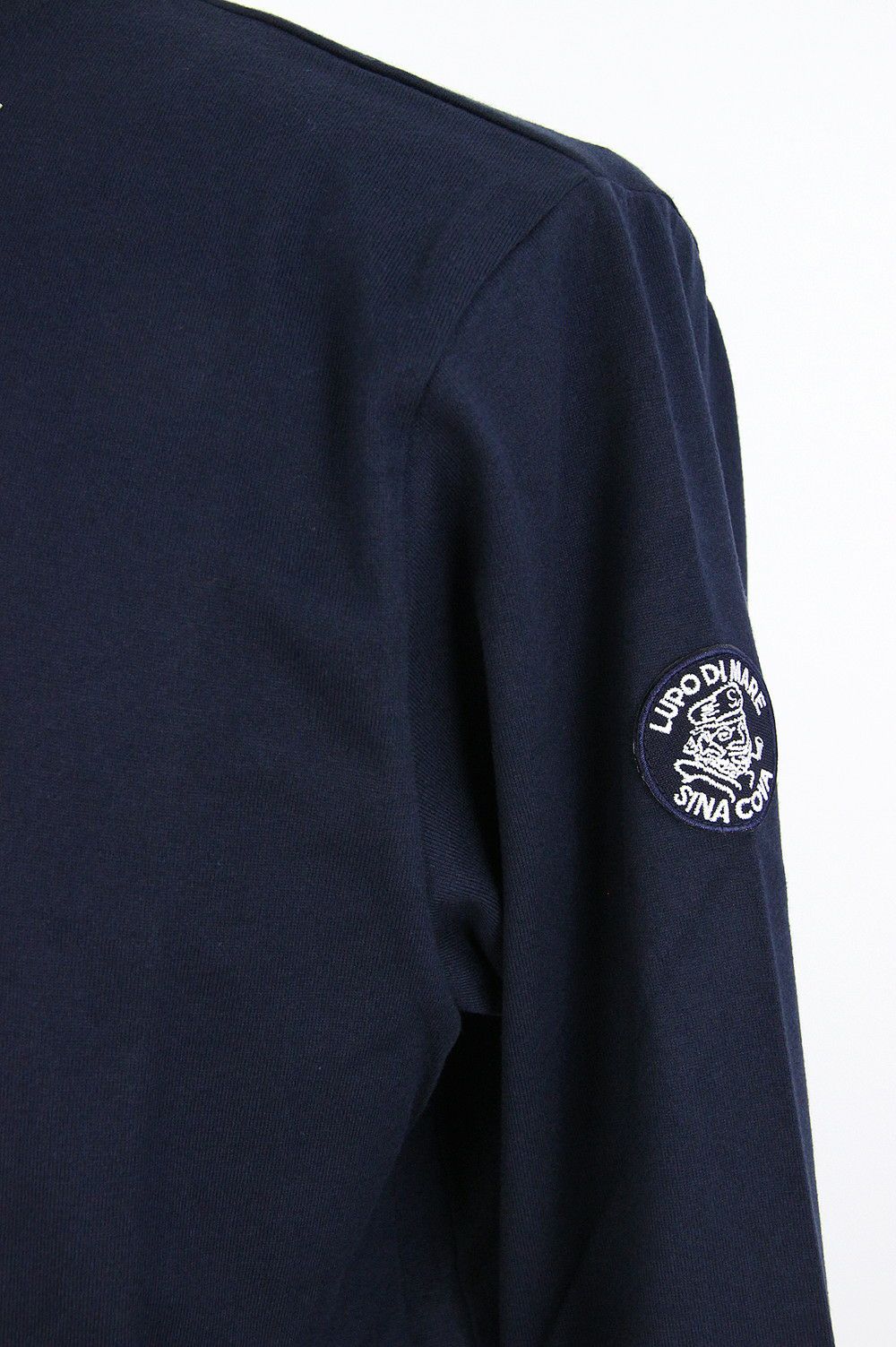 シナコバのハイネックシャツ