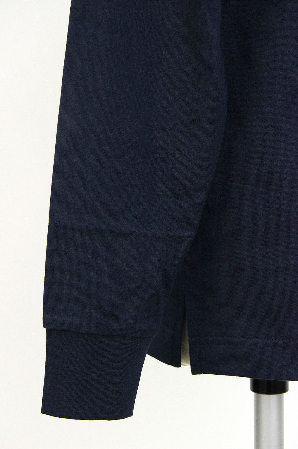 シナコバのハイネックシャツ