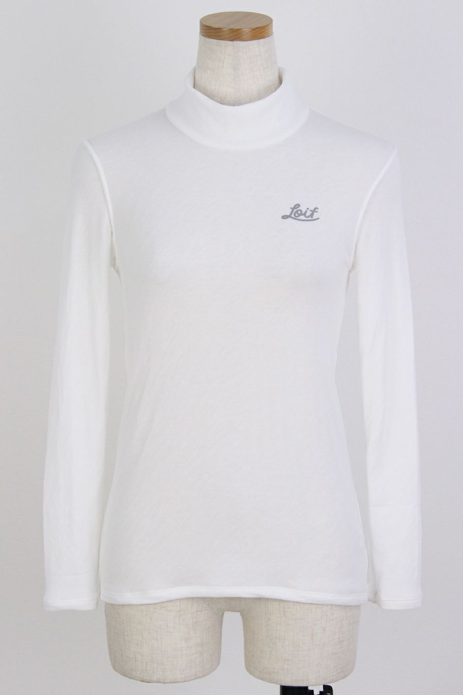 ロイフのハイネックシャツ