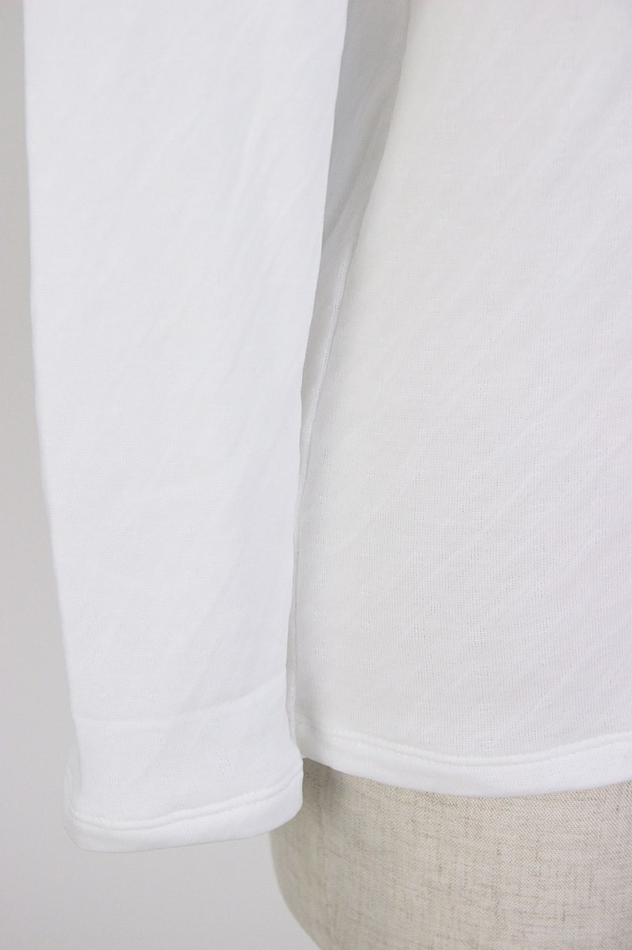 ロイフのハイネックシャツ