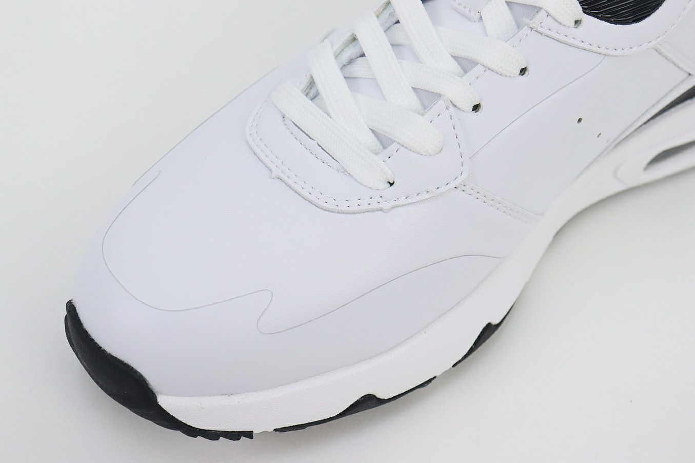 ジャックバニーのシューズ