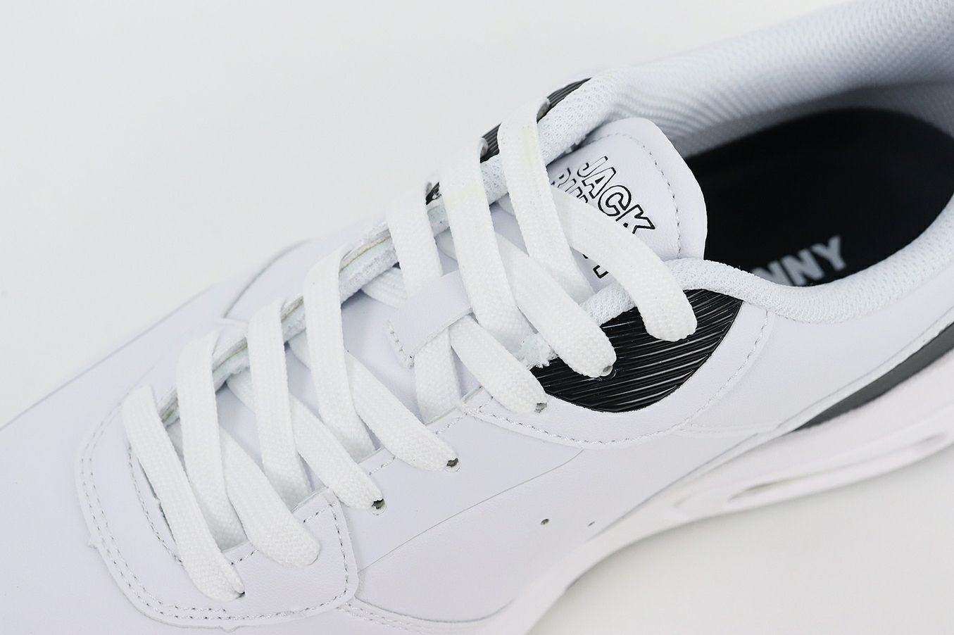 ジャックバニーのシューズ