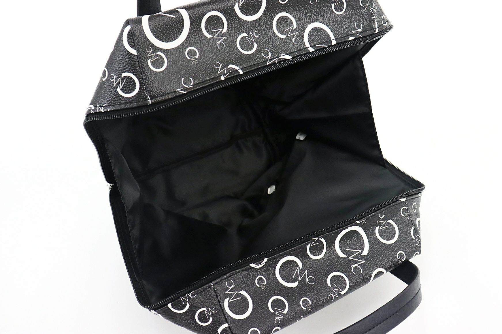 セシルマクビーグリーンのシューズバッグ