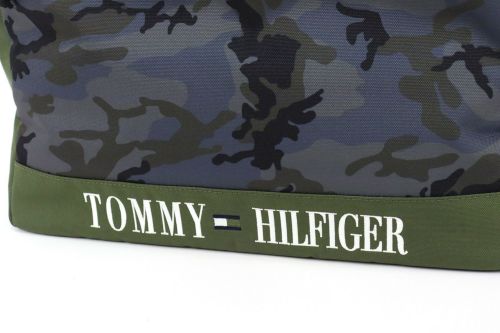 トミーヒルフィガーのボストンバッグ