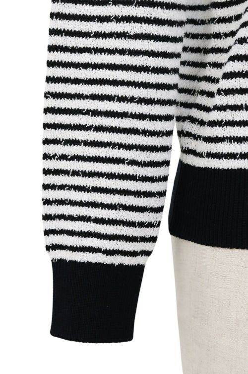 ブラックアンドホワイトのセーター