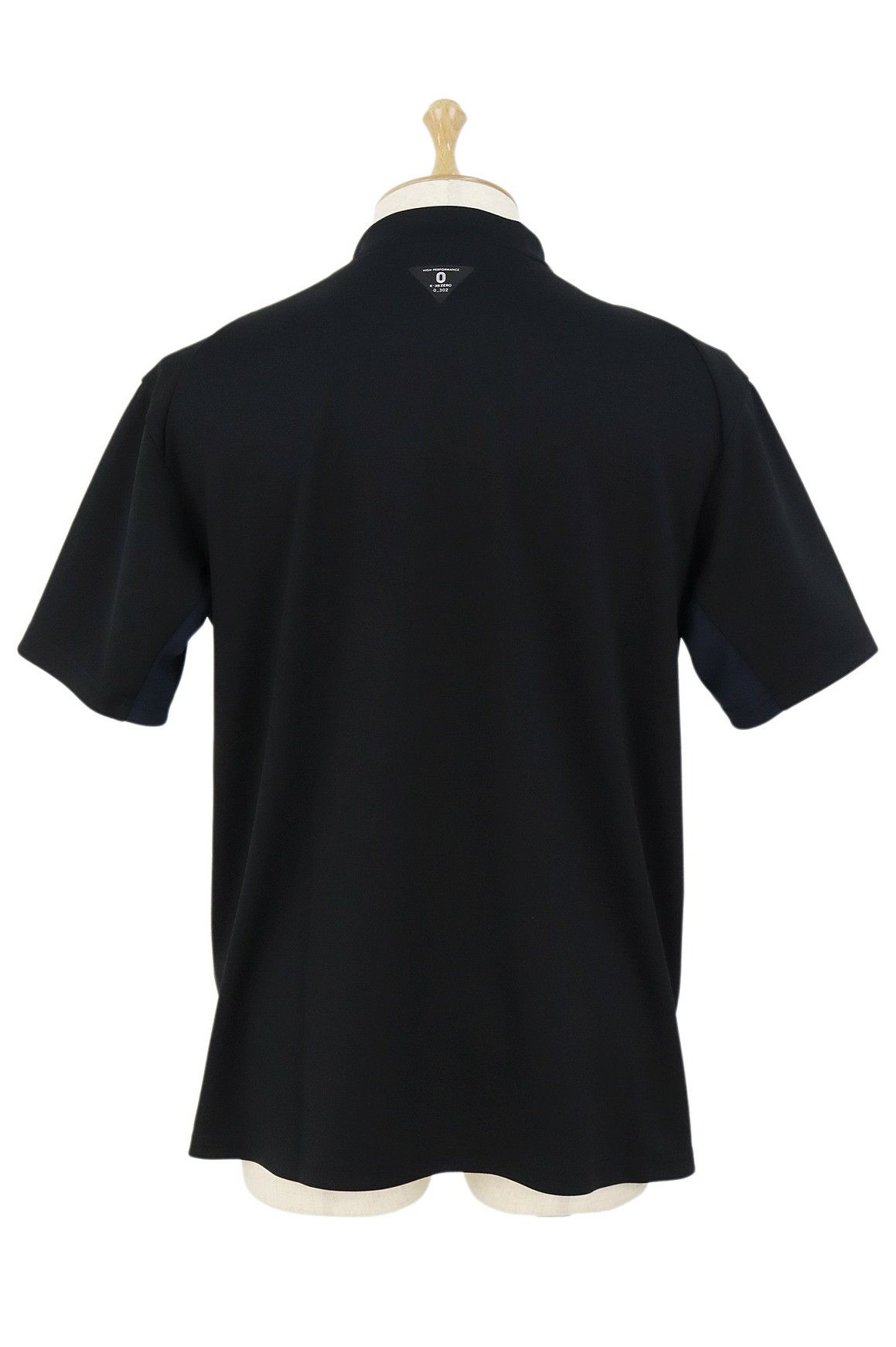 ケースリービーゼロのハイネックシャツ