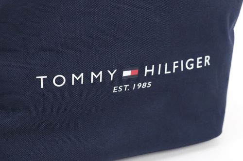 トミーヒルフィガーのカートバッグ
