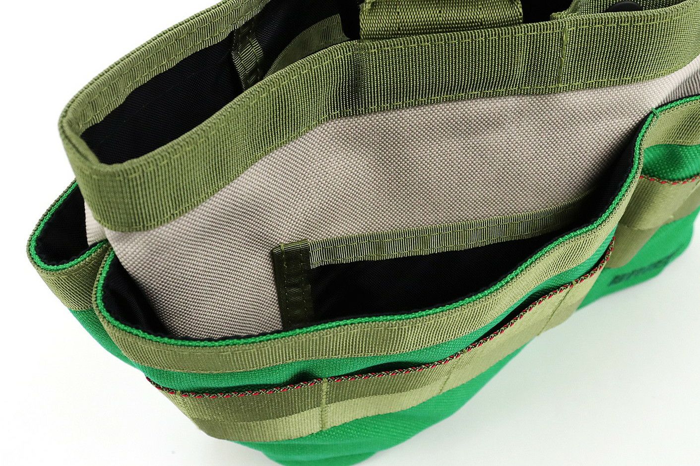 ブリーフィングゴルフのカートバッグ