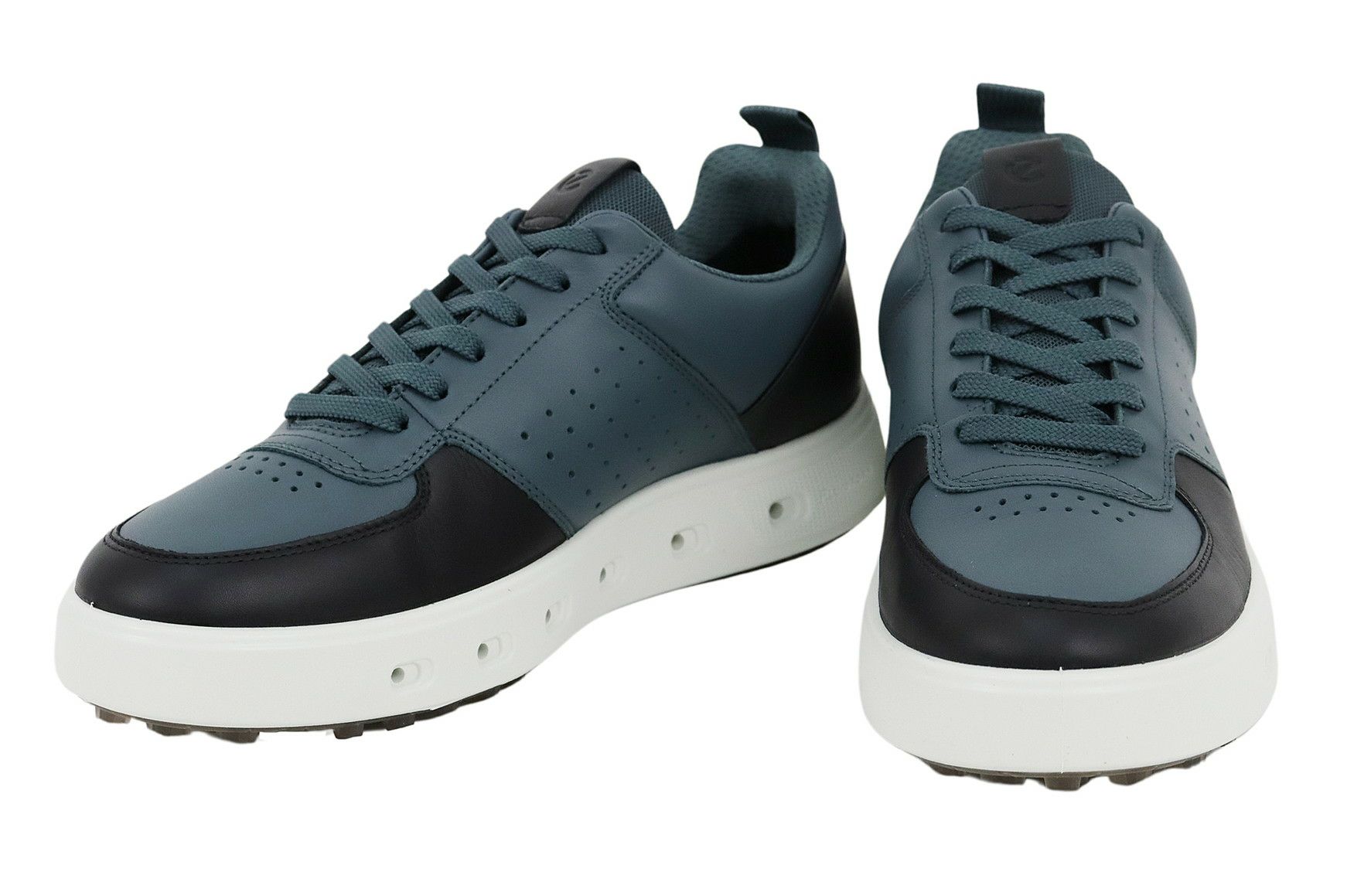 エコーゴルフのゴルフシューズ