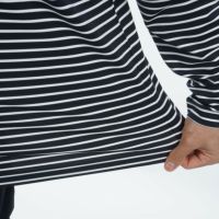 トミーヒルフィガーのハイネックシャツ