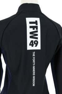 TFW49のハイネックシャツ