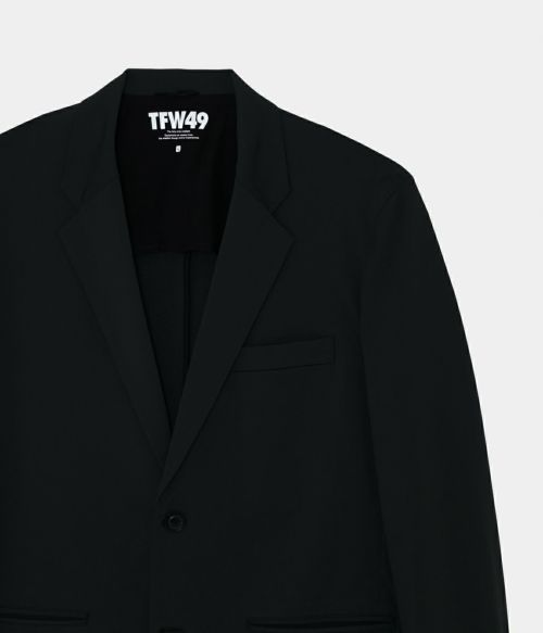 ティーエフダブリューのジャケット