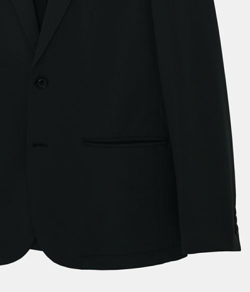 ティーエフダブリューのジャケット