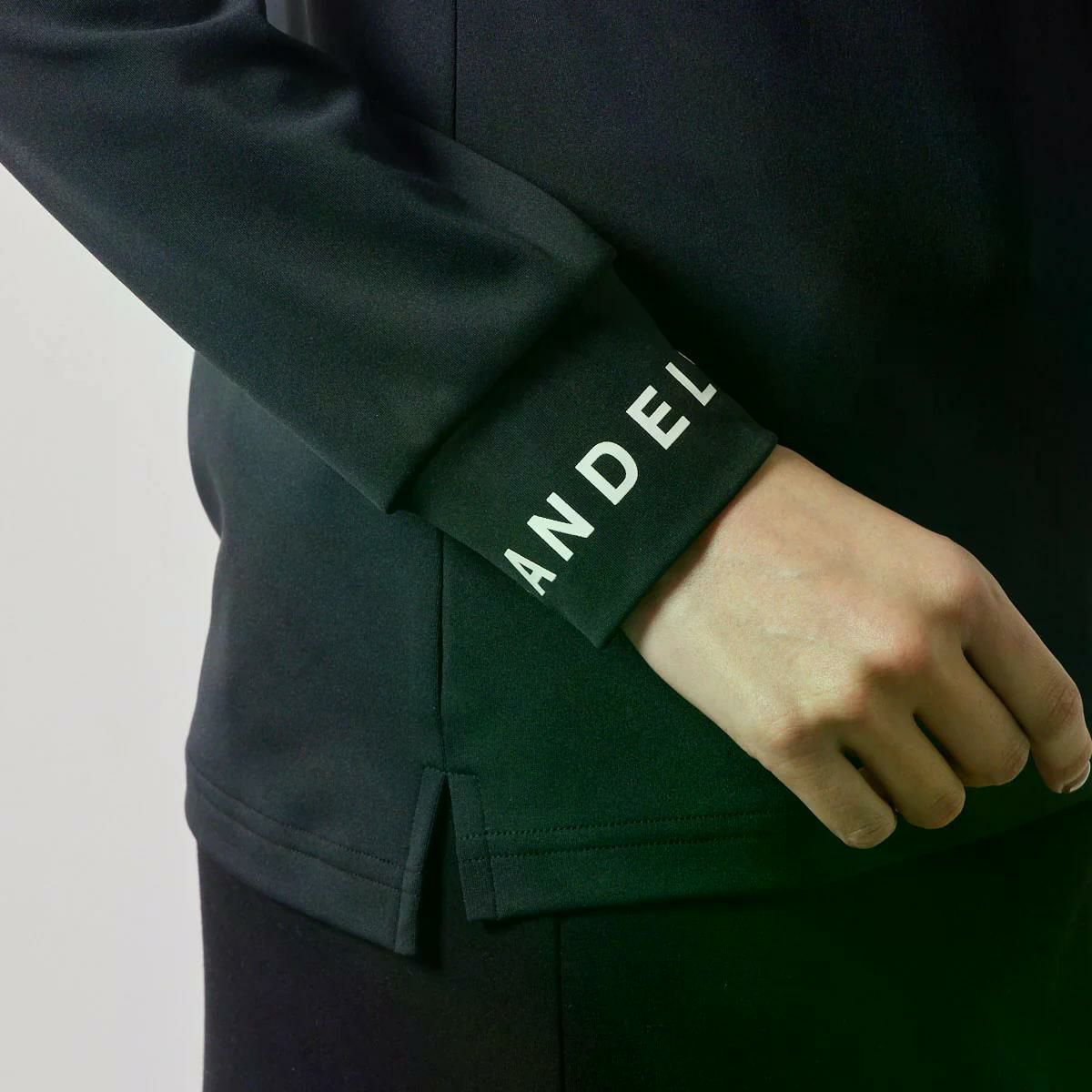 バンデルのハイネックシャツ