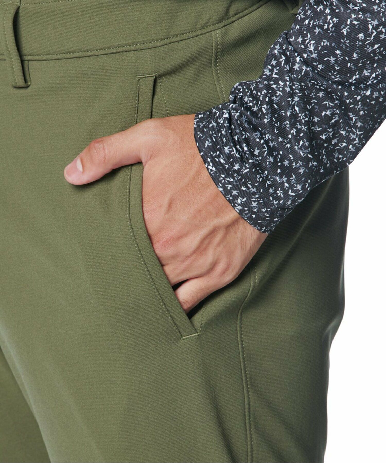 アンダーアーマーゴルフ日本正規品のパンツ