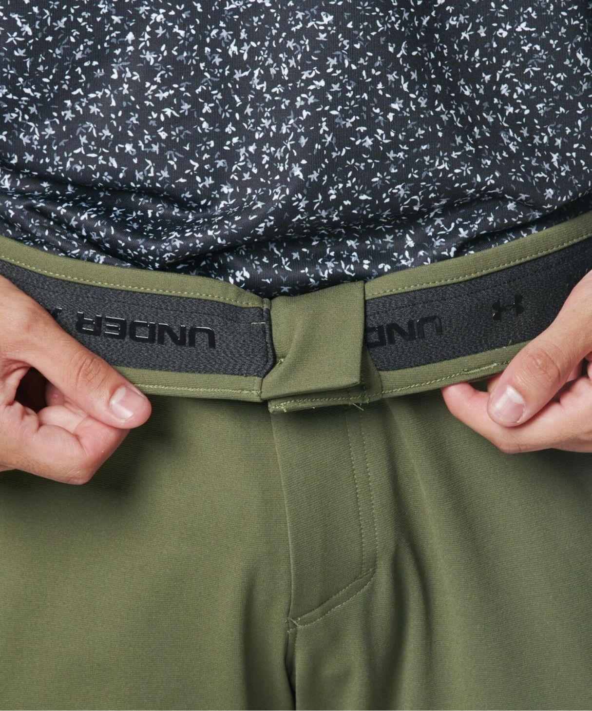 アンダーアーマーゴルフ日本正規品のパンツ