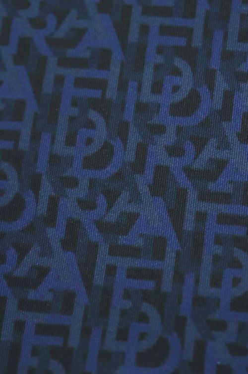 フィドラのハイネックシャツ