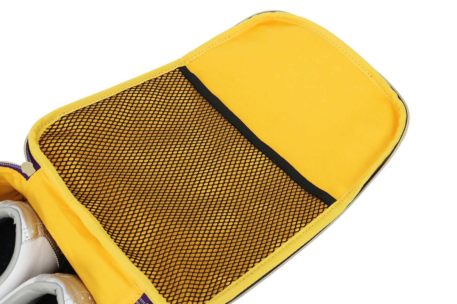 レザレクションのシューズケース