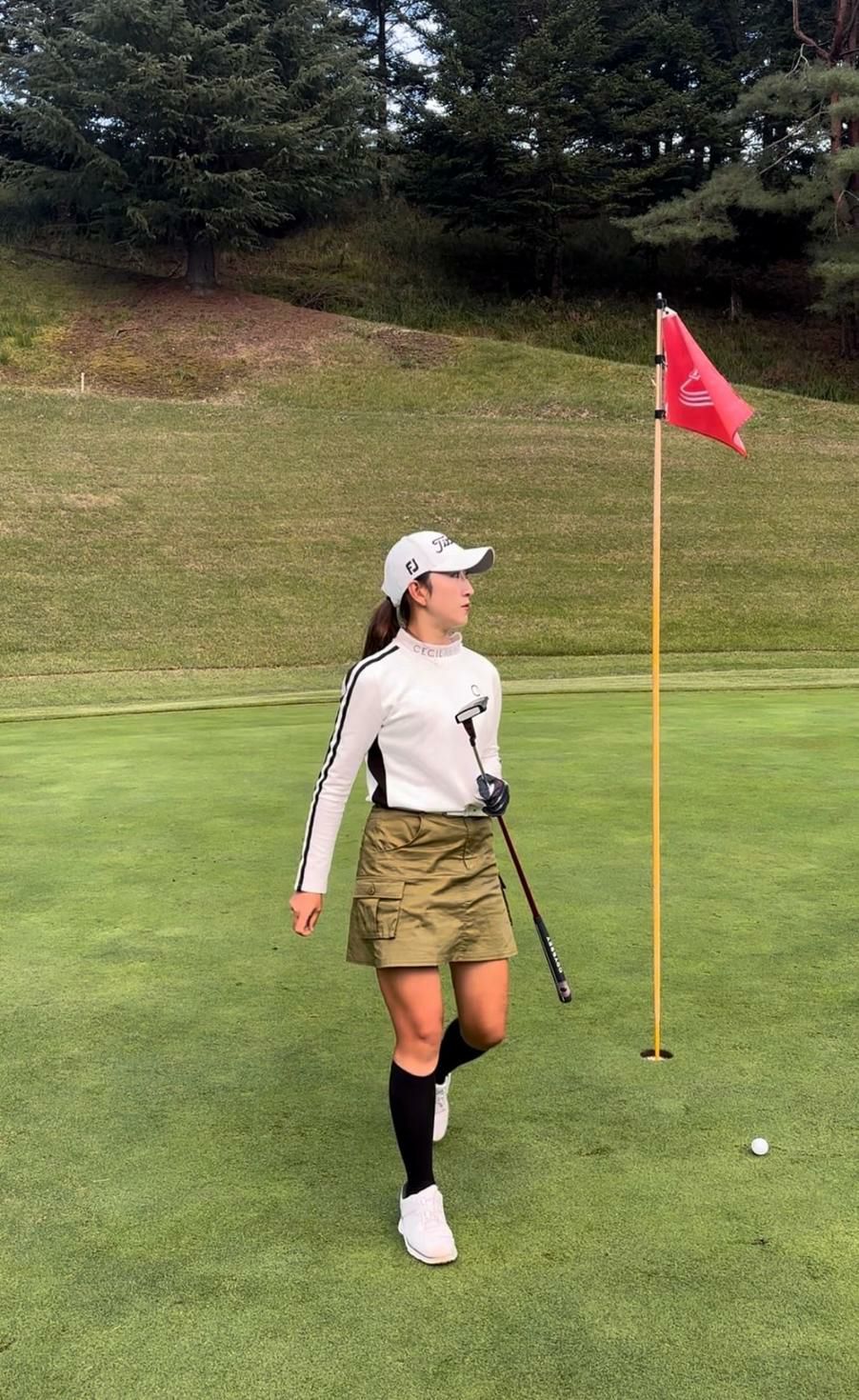 セシルマクビーのスカート