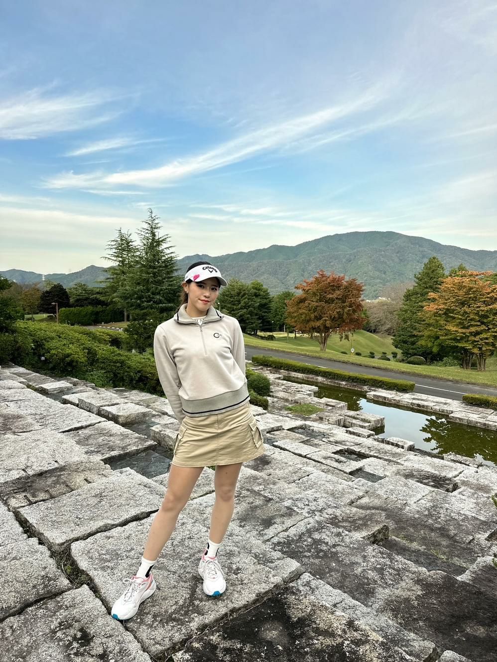 セシルマクビーのトレーナー