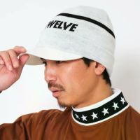 V12のキャップ