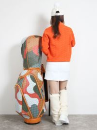 レザレクションのセーター