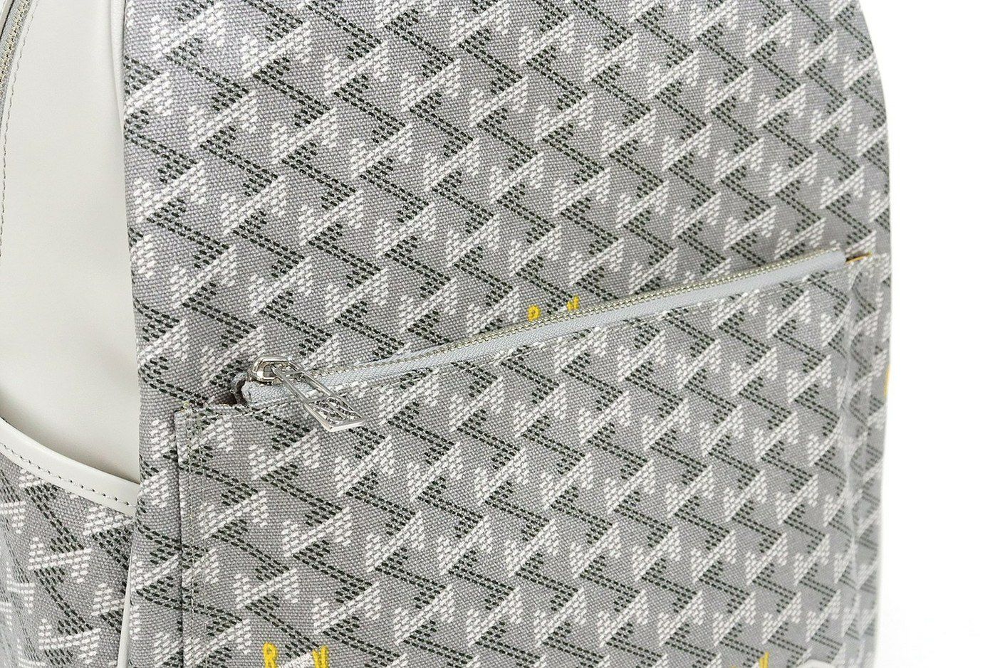 レザレクションのリュック