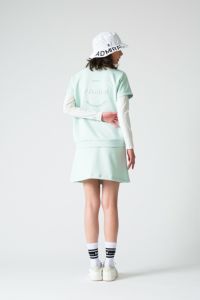 アドミラルゴルフのハイネックシャツ