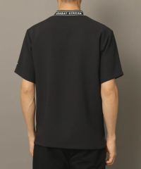 アダバットストリームのハイネックシャツ