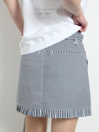 トミーヒルフィガーのスカート