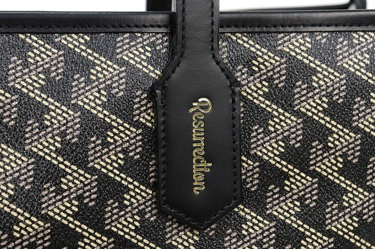 レザレクションのボストンバッグ