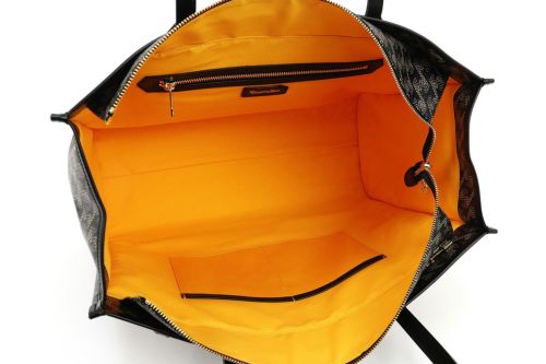 レザレクションのボストンバッグ