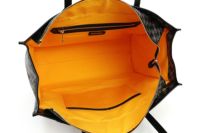 レザレクションのボストンバッグ