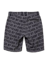 エスワイサーティトゥのショートパンツ