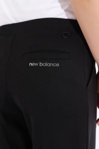 ニューバランスのロングパンツ