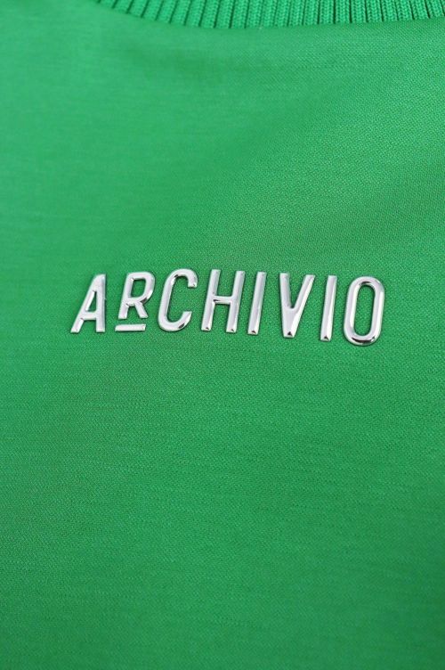アルチビオのハイネックシャツ