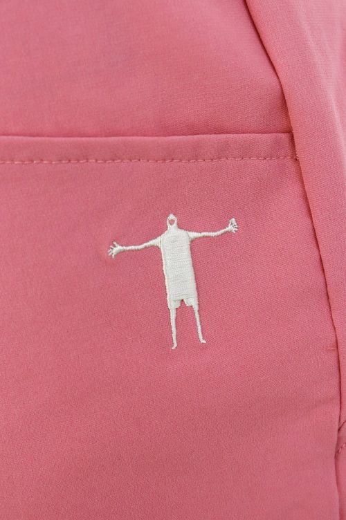 ティーマックのショートパンツ