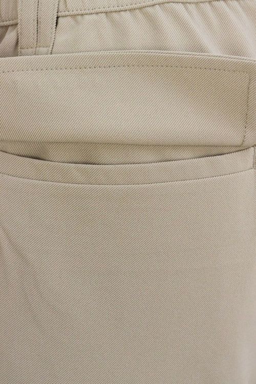 ヒールクリークのロングパンツ