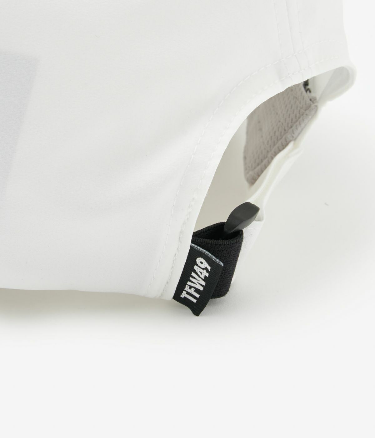 TFW49のキャップ