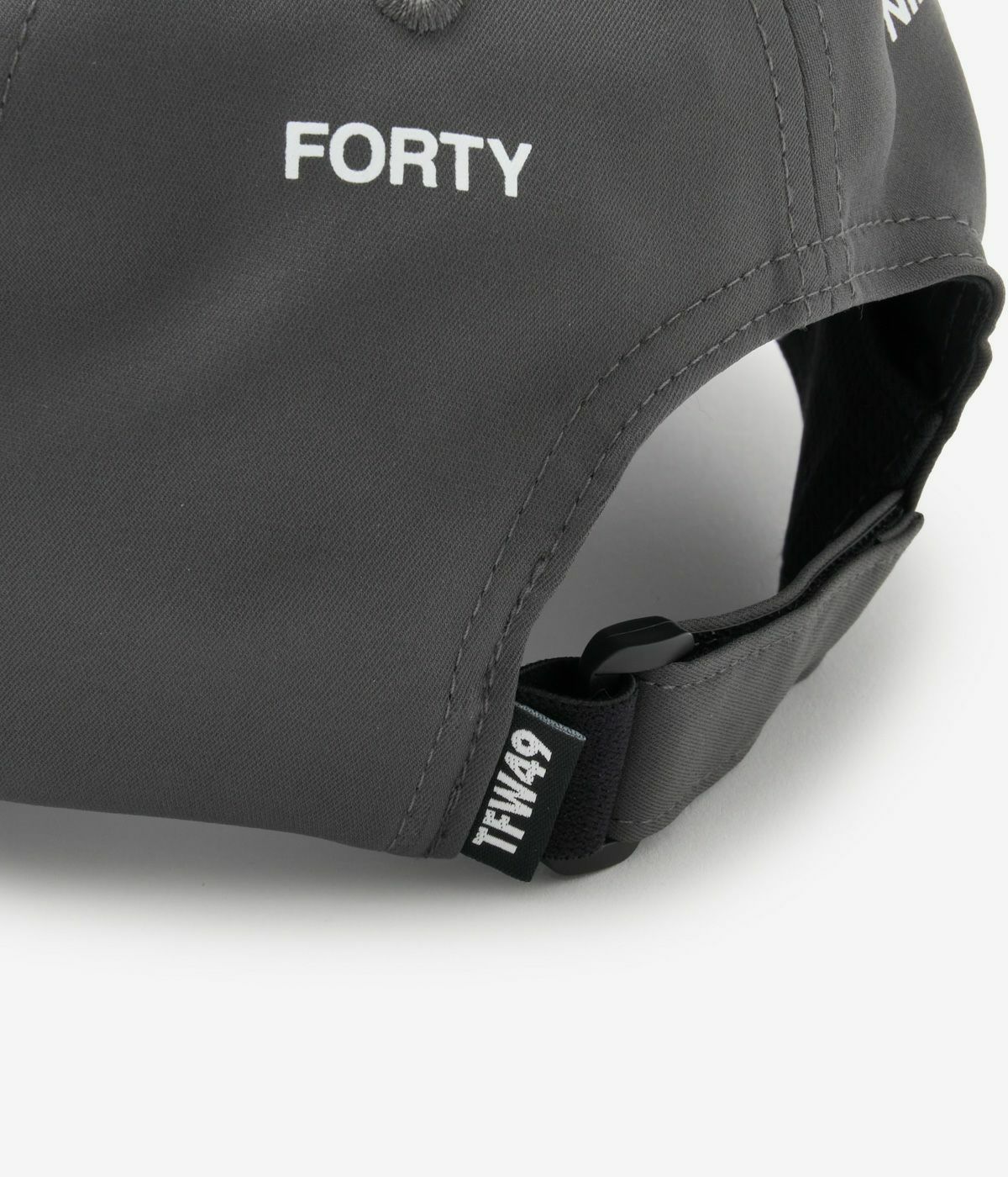 TFW49のキャップ