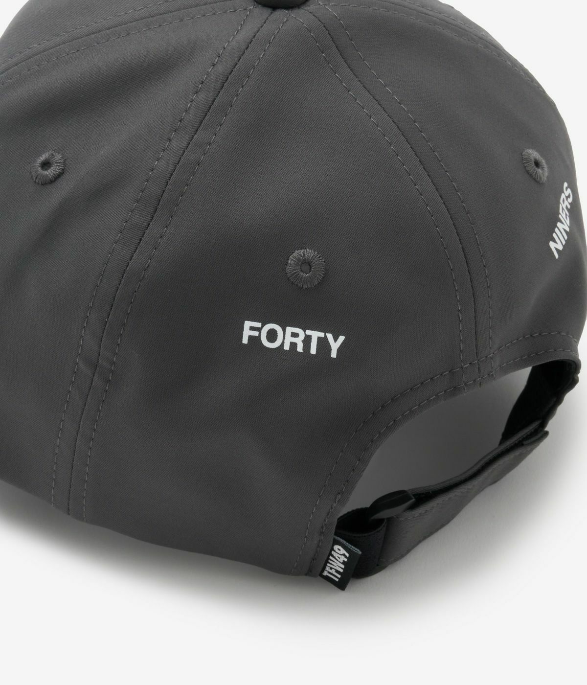 TFW49のキャップ