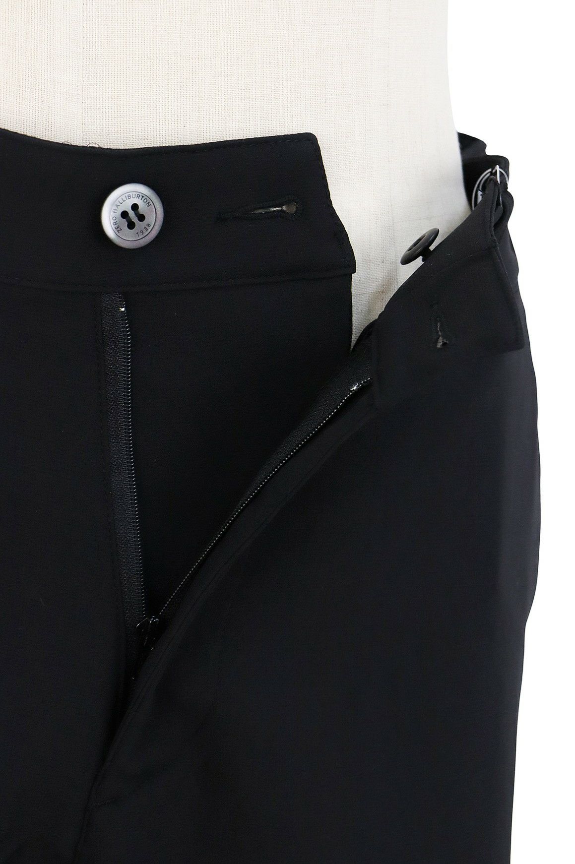 ゼロハリバートンゴルフのパンツ