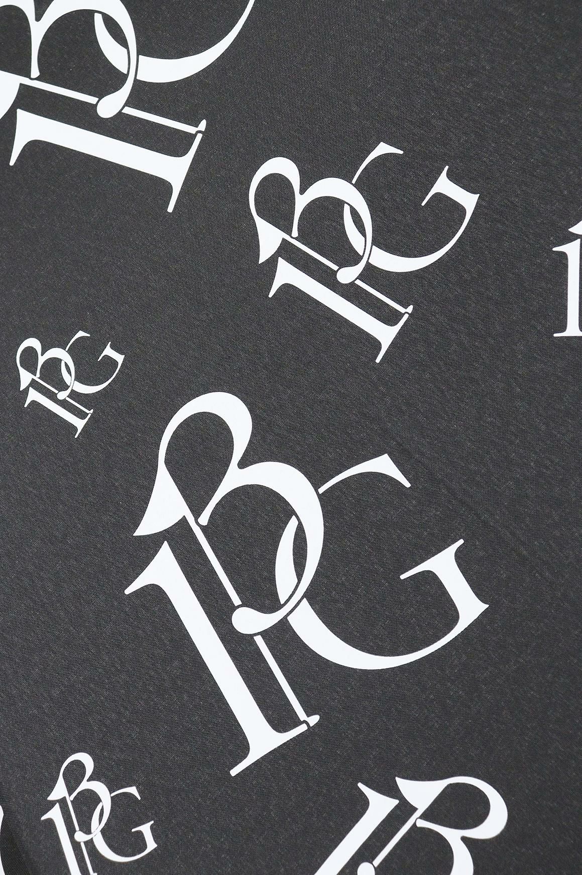 ウノピゥウノウグァーレトレの傘