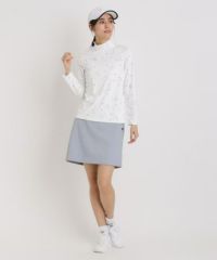 アダバットのハイネックシャツ