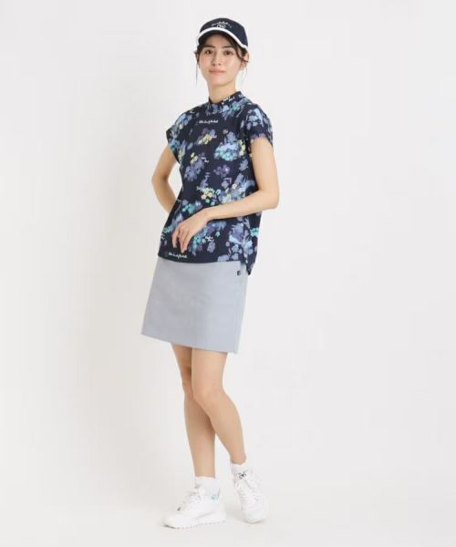 アダバットのハイネックシャツ