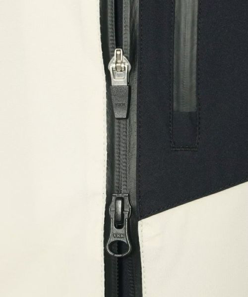アダバットのレインブルゾン