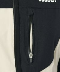 アダバットのレインブルゾン