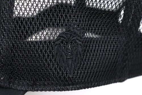 V12のキャップ