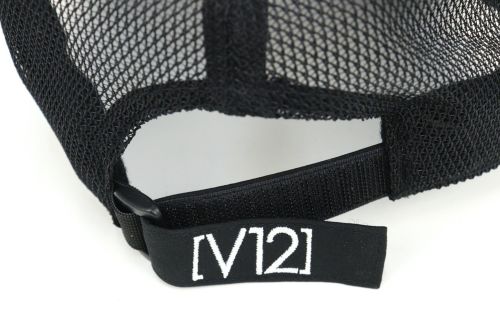 V12のキャップ