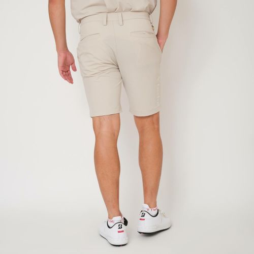 ヴィトゥエルブのショートパンツ